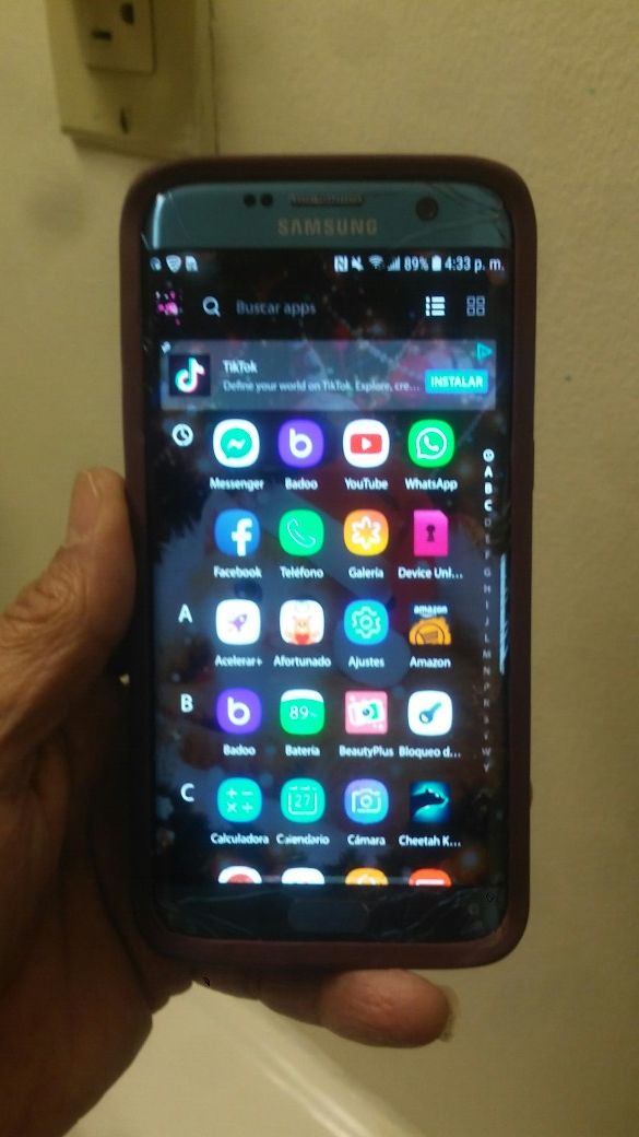 Tienes la pantalla craquia pero funciona todo bien esta bueno se puede usar