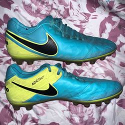 Nike Tiempo