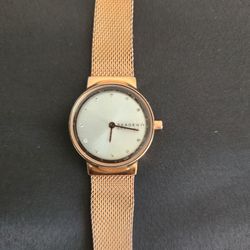 Skagen Denmark Women's Quartz Watch - Rose Gold Mesh Bracelet (New Battery)