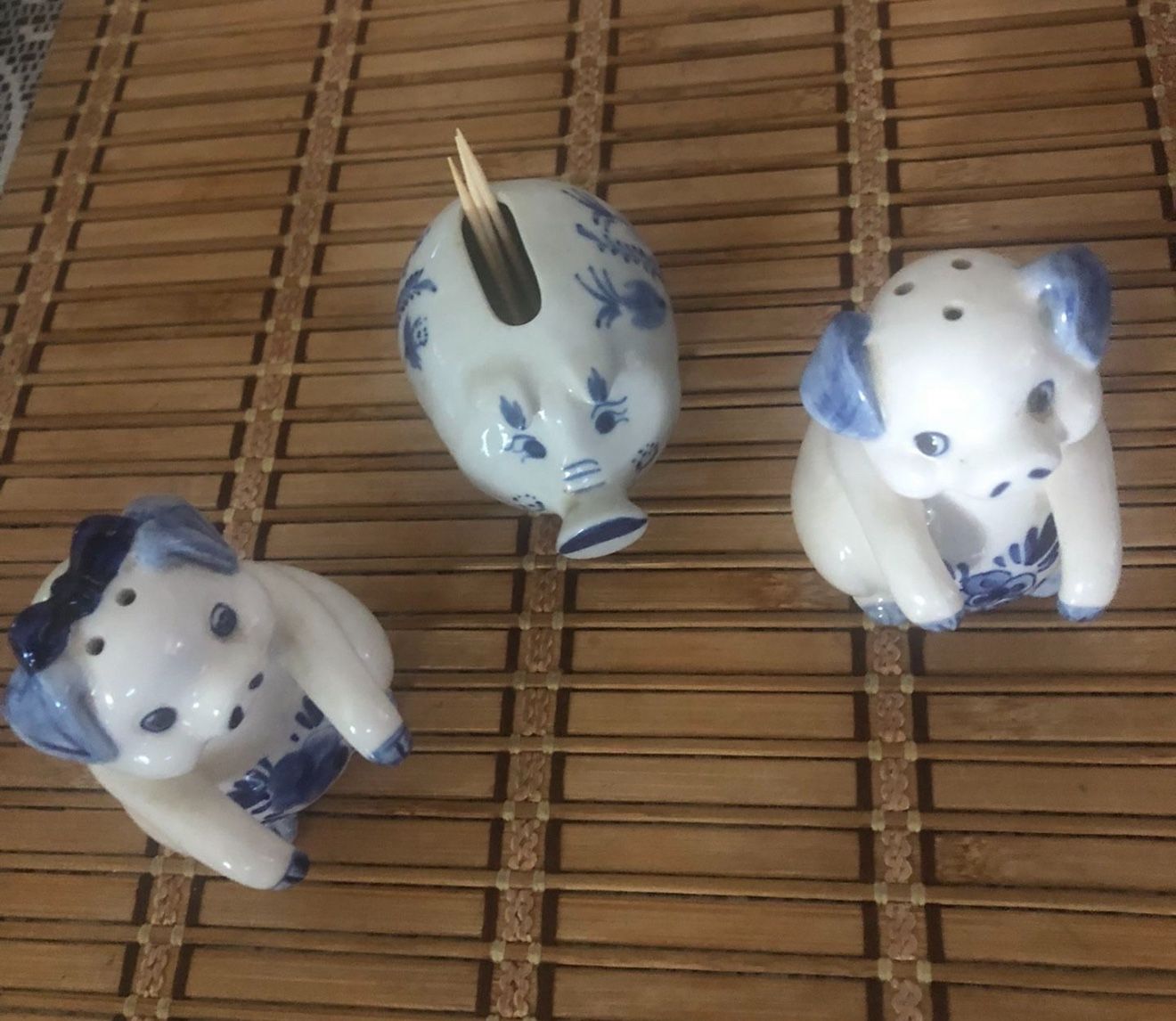 group of 3 pigs. Porcelain salt and pepper shaker and toothpick holder