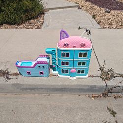 Gabby's dollhouse and boat