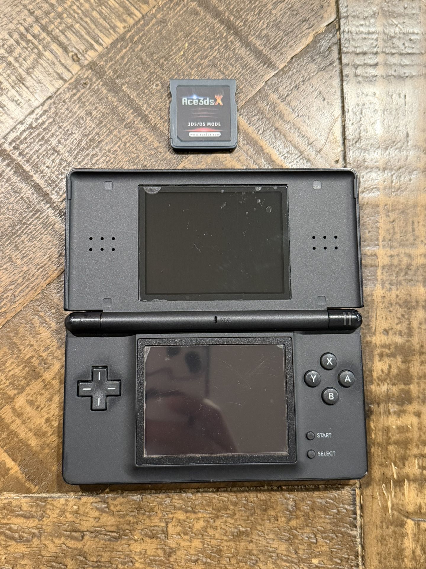 Nintendo DS Lite With Ace3dsX Card