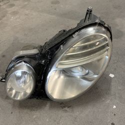 W211 07-09 Right Headlight Bi-xenon Adaptive 