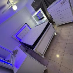 QUEEN BEDROOM SET COMPLET 