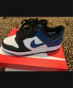 Nike dunk size 5 youth