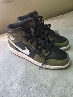 Nike Air Jordan Retro 1 kids sz 5.5