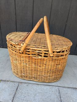 Vintage Wicker Piicnic  Basket