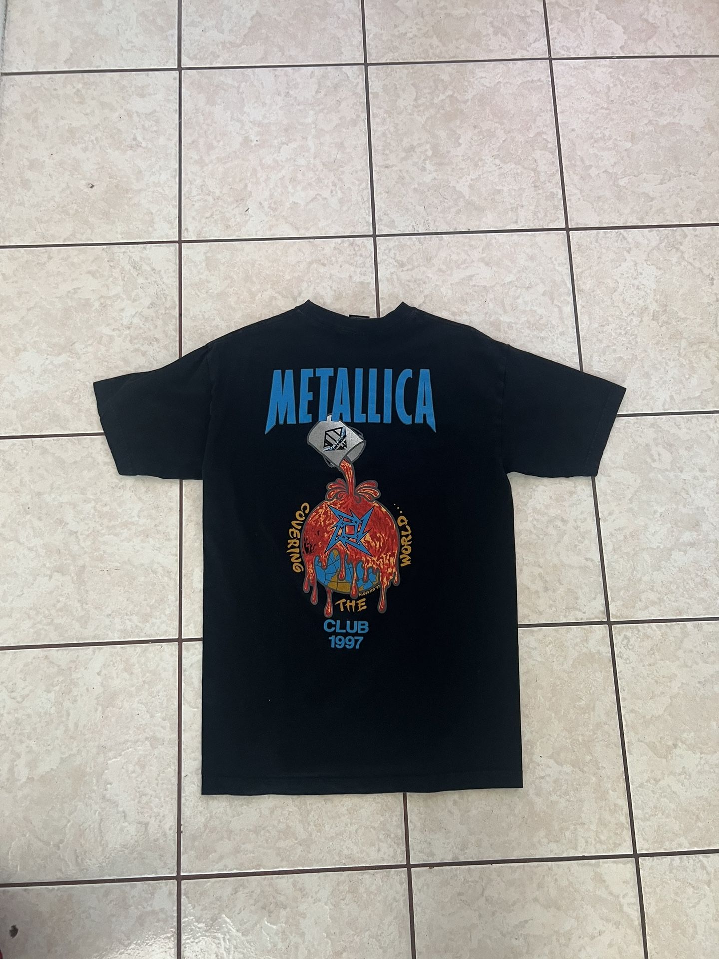 Metallica Covering The World The Club 1997 T-shirt 