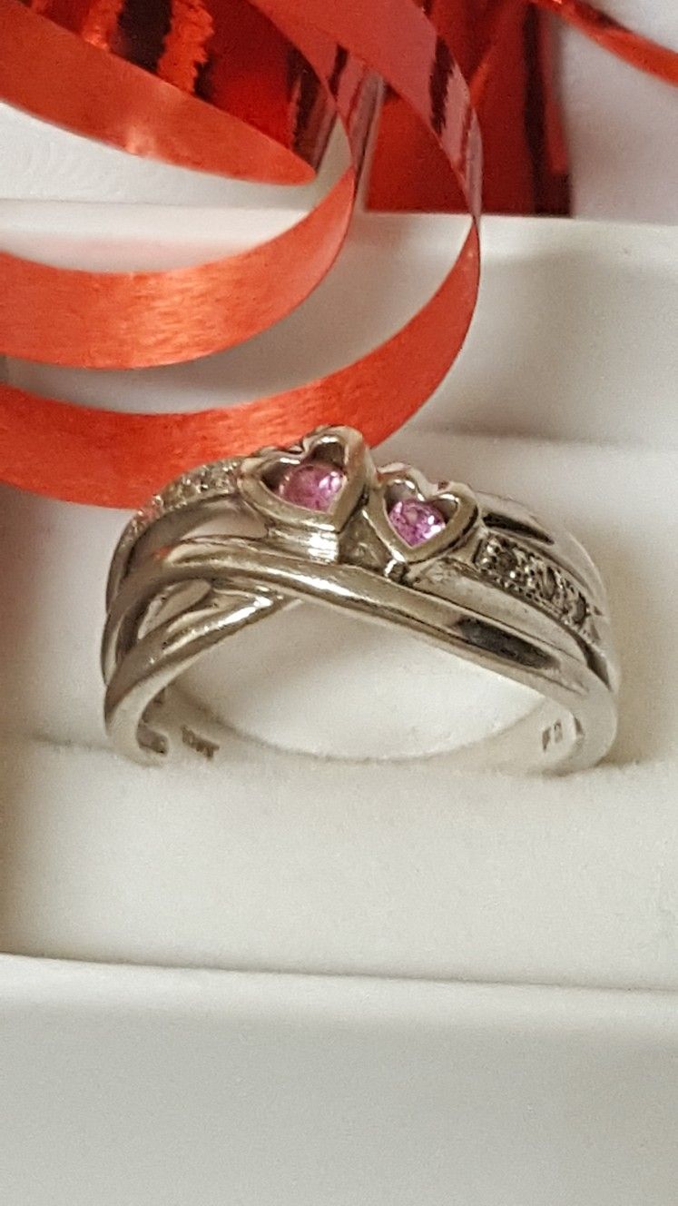 Beautiful Vintage Ring 10k Real White Gold, Amethyst stone, and Diamonds, Heart style, 3.09grs Size 5