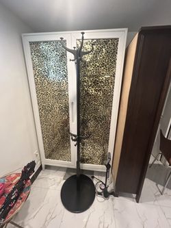 IKEA clothing rack $10