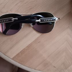 GUESS SUNGLASSES 