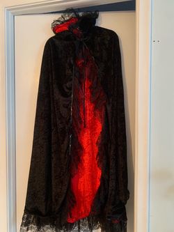: Women’s Red & Black Gothic Vampire Halloween Costume with Lace Cape.