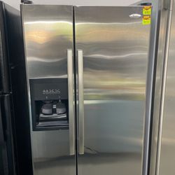 Whirlpool Refrigerator Side By Side 33 Inch, With Water Dispenser, No Ice Maker 