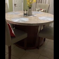 Round Dining Table With Four Chairs 