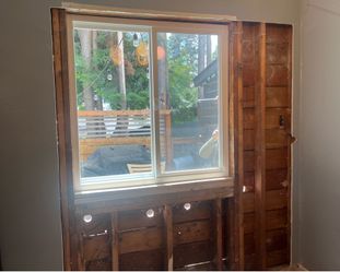 Window with screen (left swing))