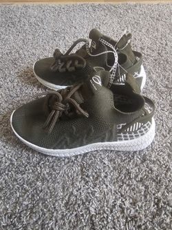 Brand New Kids Shoes Size 2