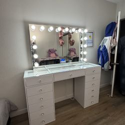 Makeup Vanity Desk 