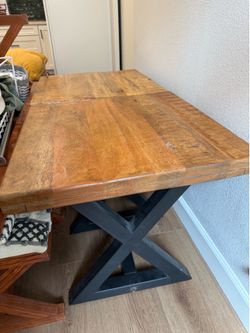2 wood side tables