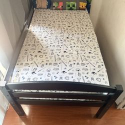 Twin Beds / Bunk Beds 