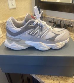 Women’s shoes size 5.5 Y and 6.5 W