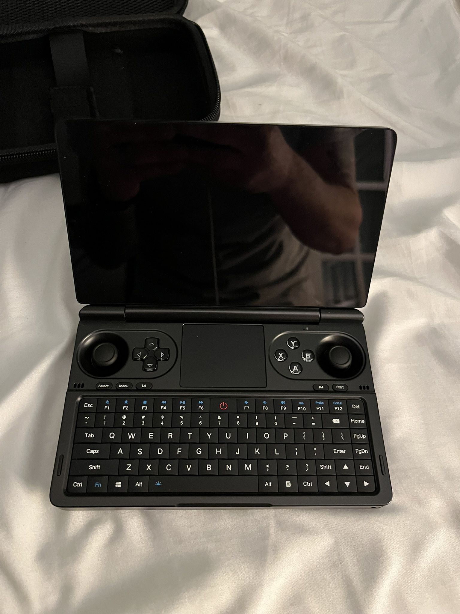 GPD Win Mini 2024 8840U 32gb 2tb WD Black