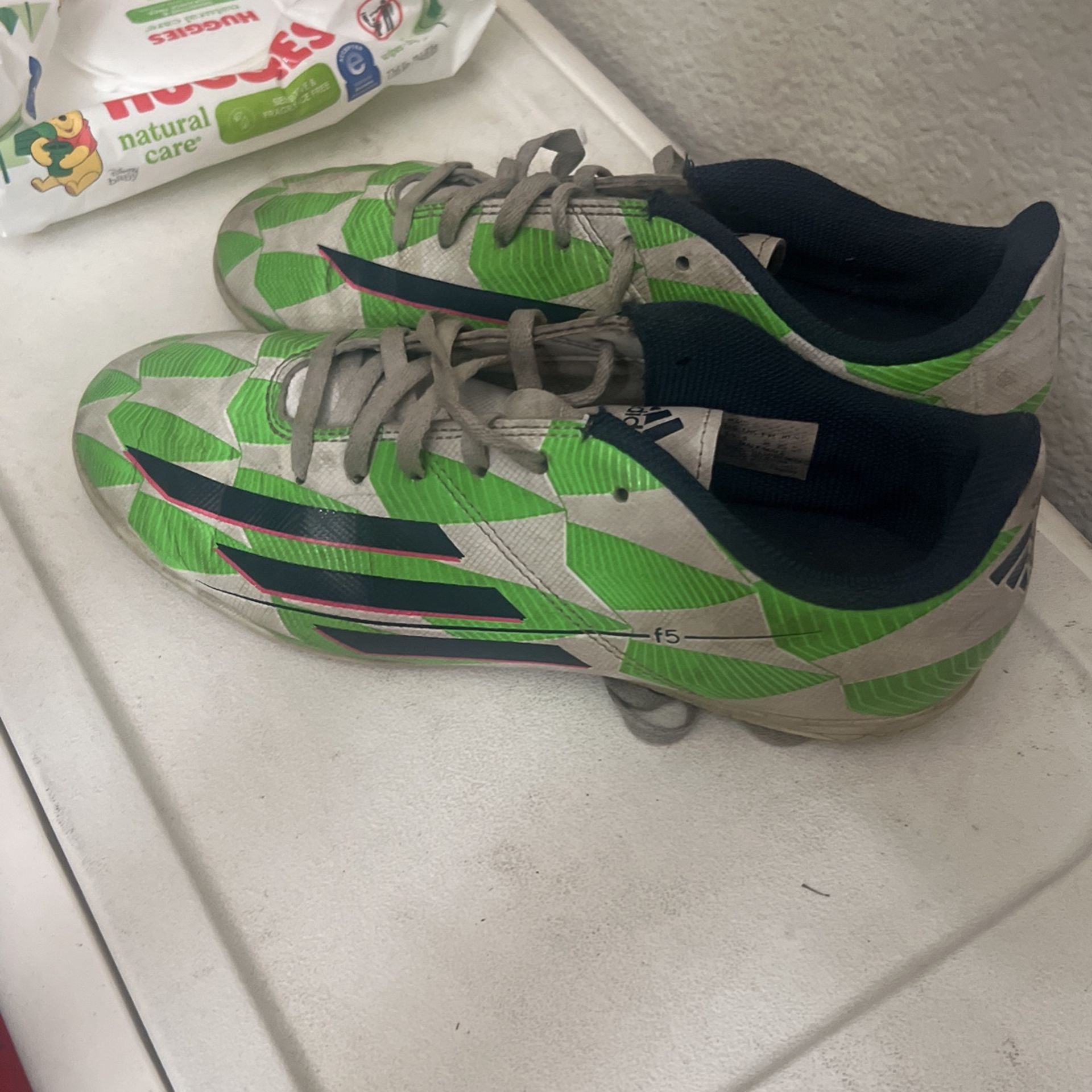 Kids Indoor Soccer Shoes