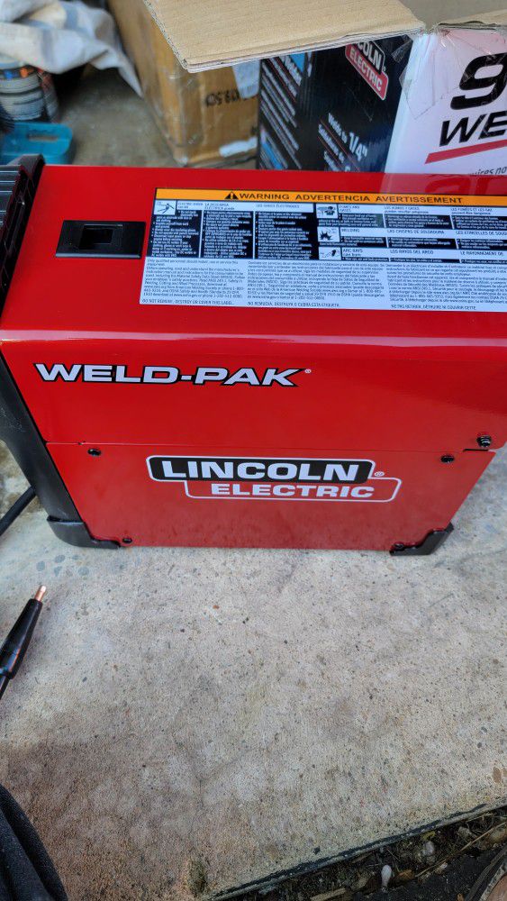 Lincoln Electric WELD-PAK 90i FC Flux-Cored Wire Feeder Welder 

