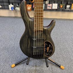 Cort 5-String Bass