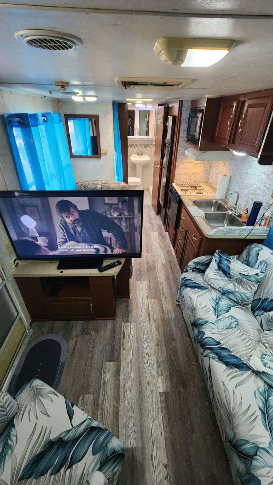 2002 Coachman Rv trailer camping