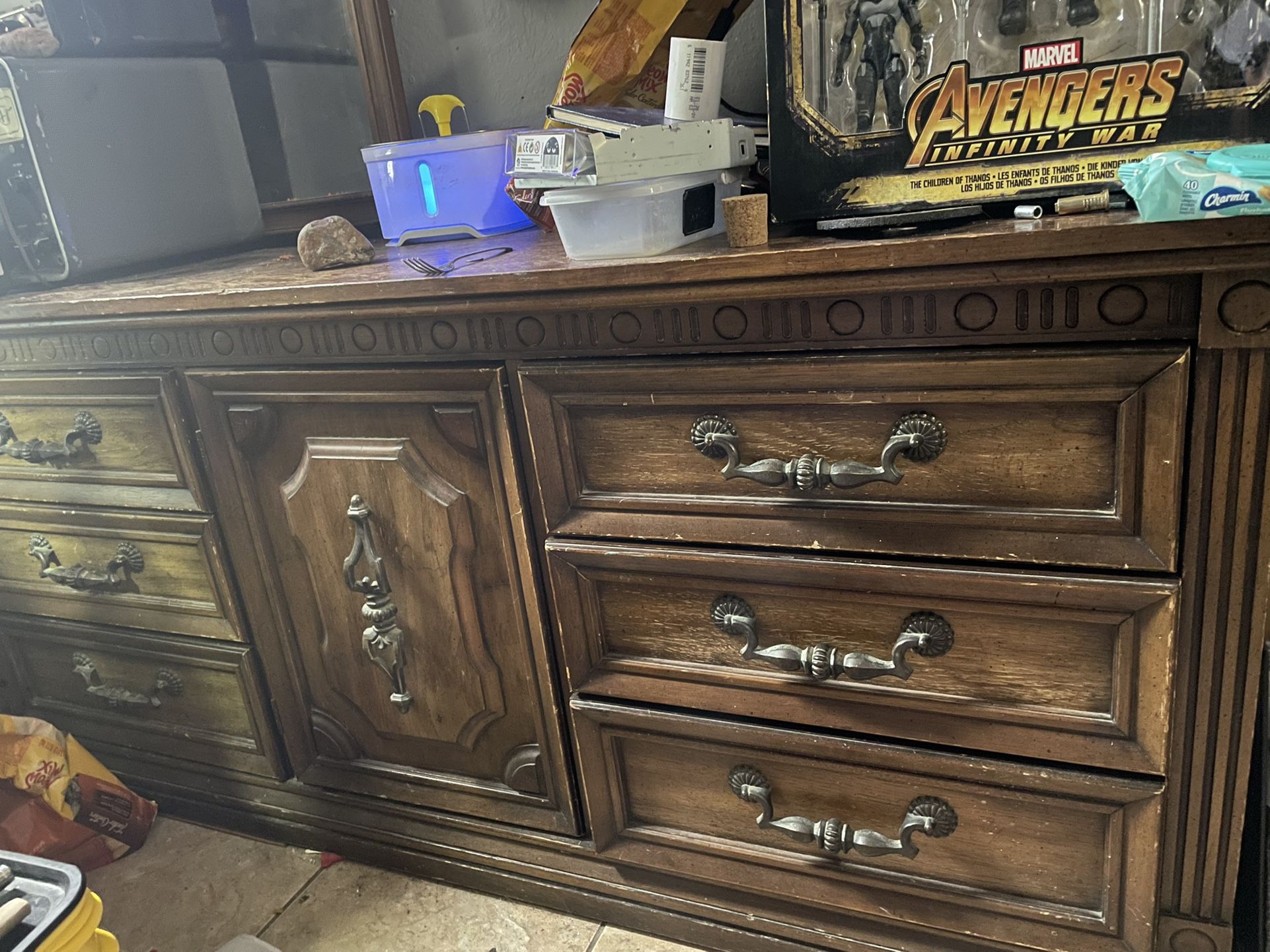 Solid Wood Dresser With 2 Mirror Vanity’s 