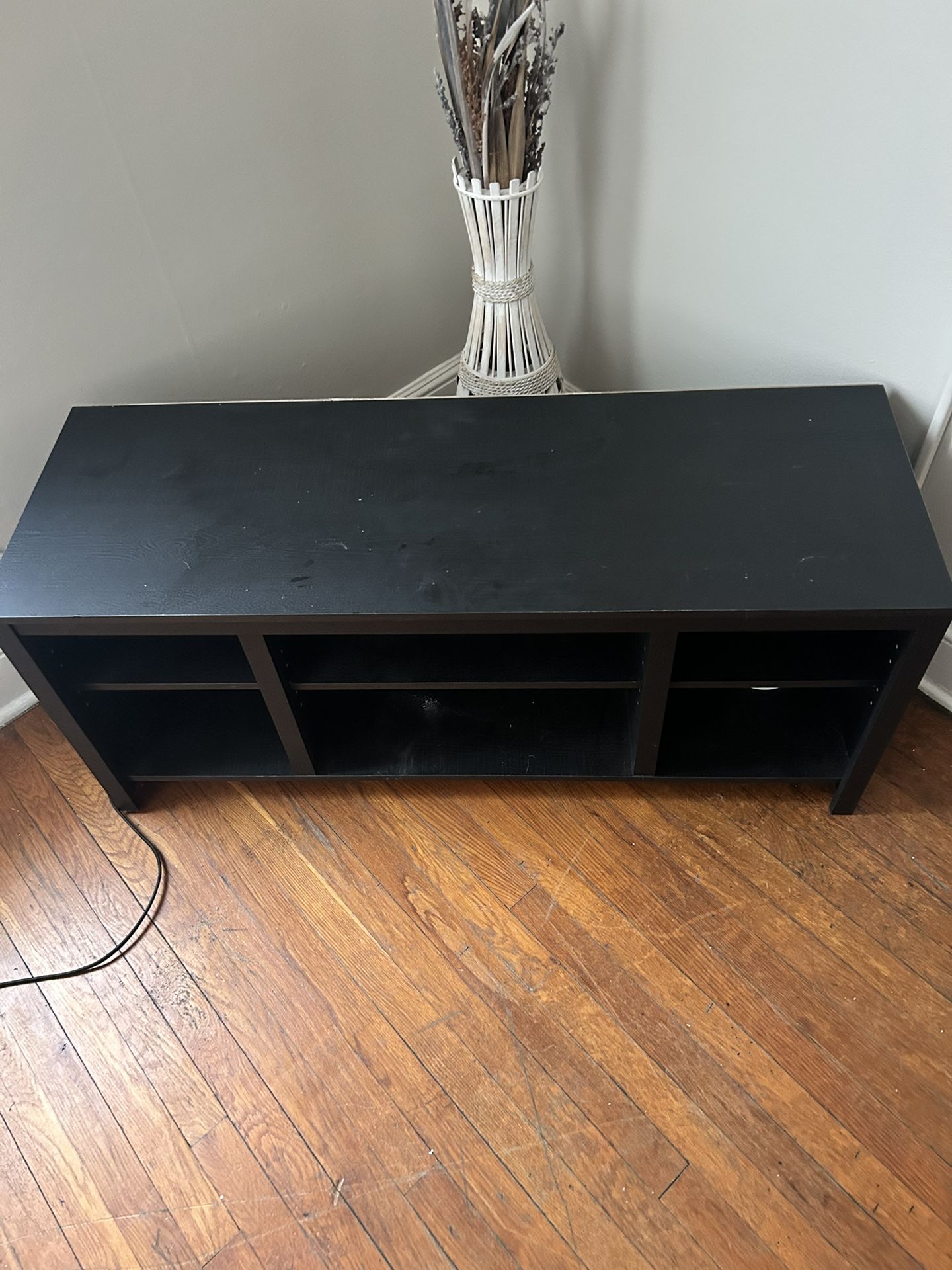 46 In Tv stand