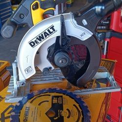 DEWALT 20V XR BRUSHLES CIRCULAR SAW 6 1/2 IN 