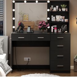 Makeup Vanity In Black  With Adjustable Lights And USB Power. 