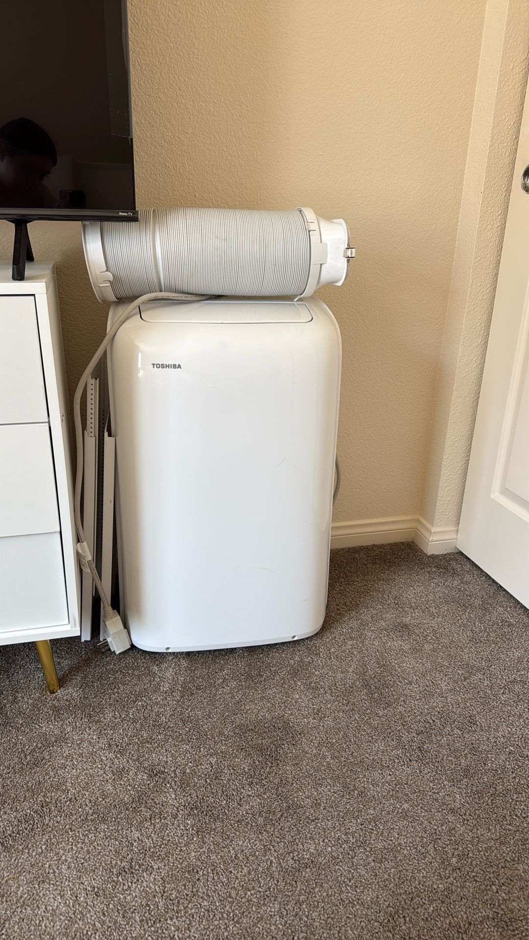 TOSHIBA Air conditioner with dehumidifier