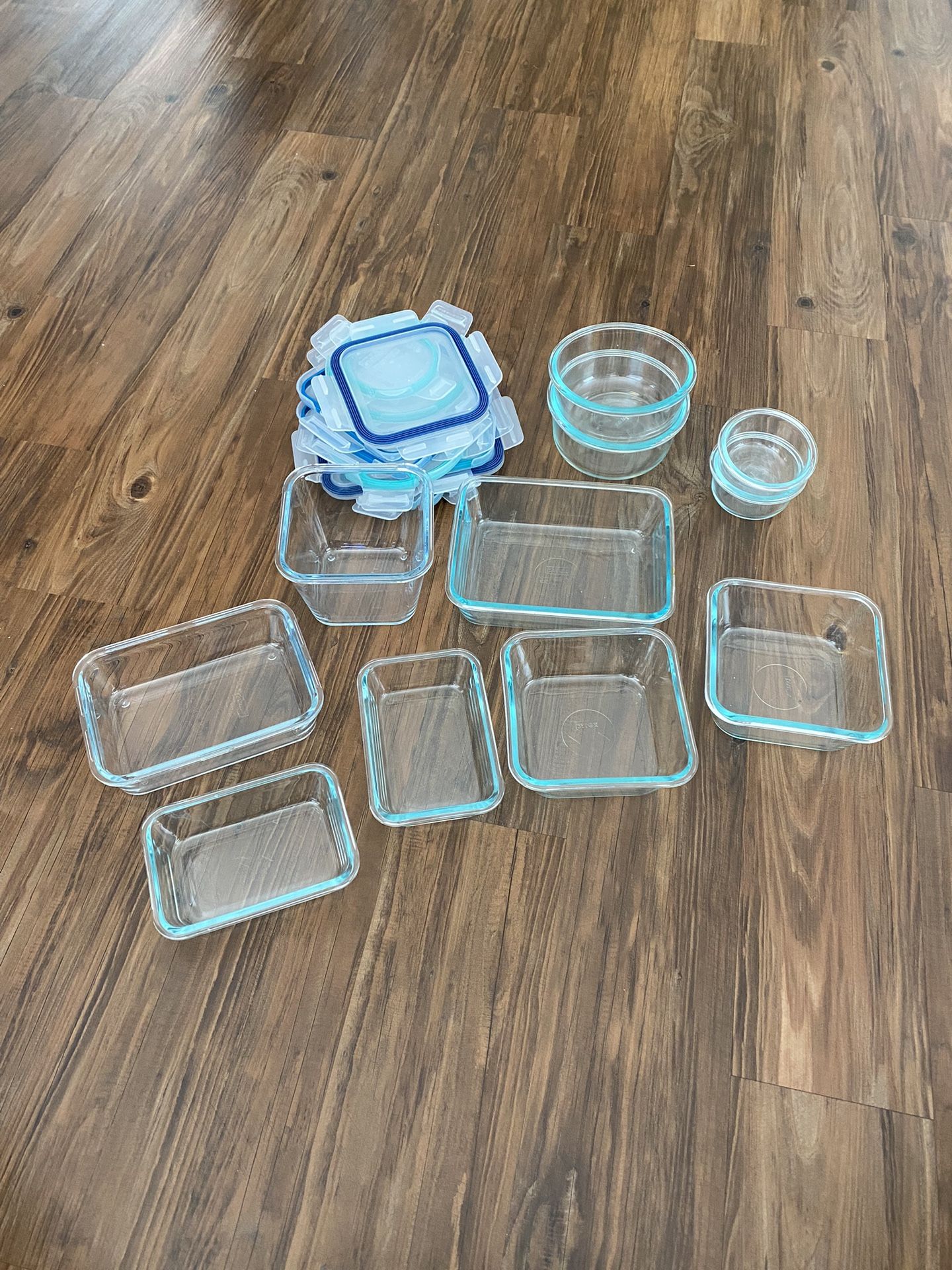 Glass Tupperware Set With Lids Assorted Sizes for Sale in San Marcos, CA OfferUp