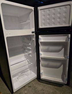 Vissani Compact Refrigerator