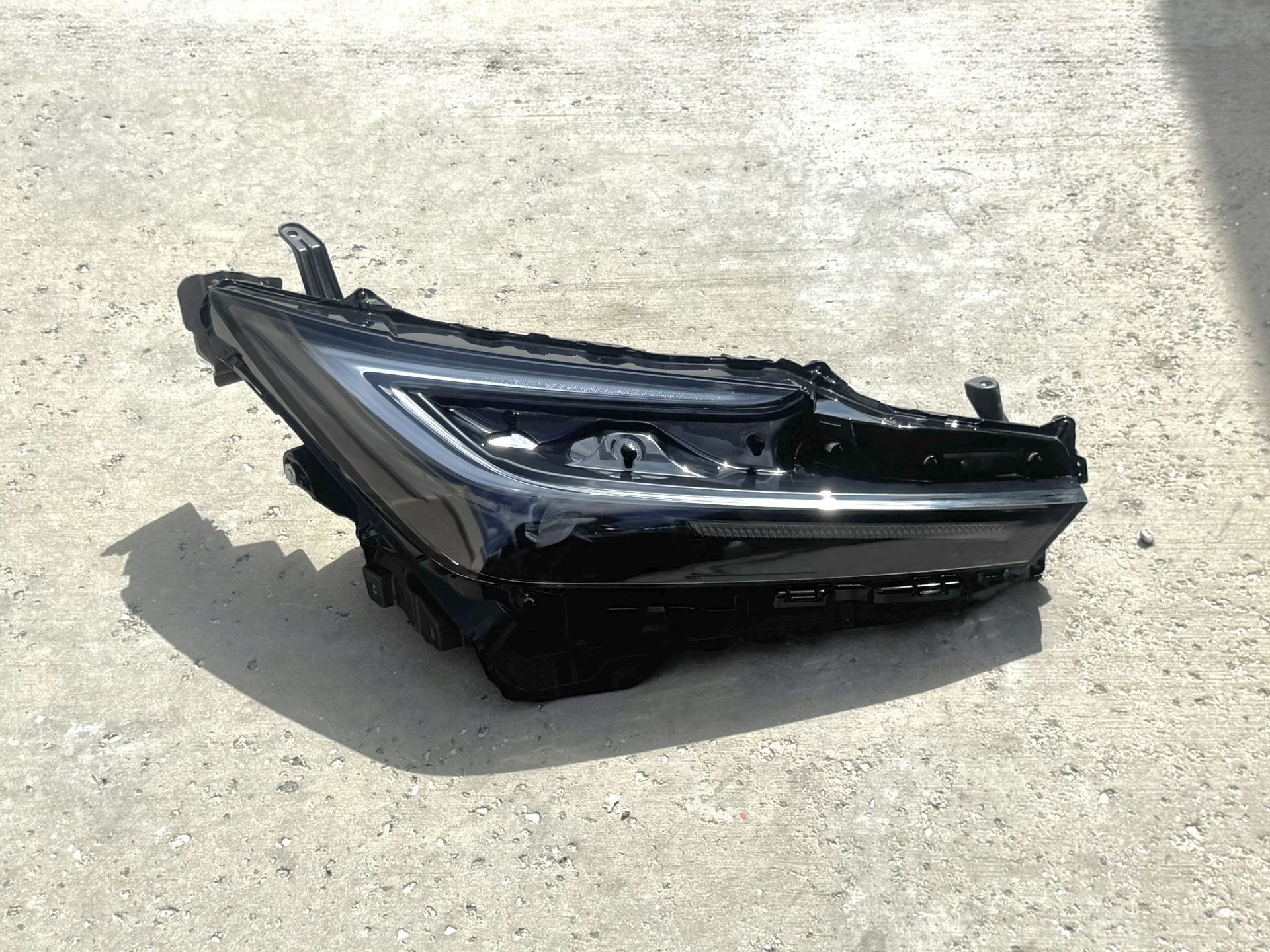 2023 - 2025 TOYOTA PRIUS LED RH PASSENGER SIDE HEADLIGHT OEM
