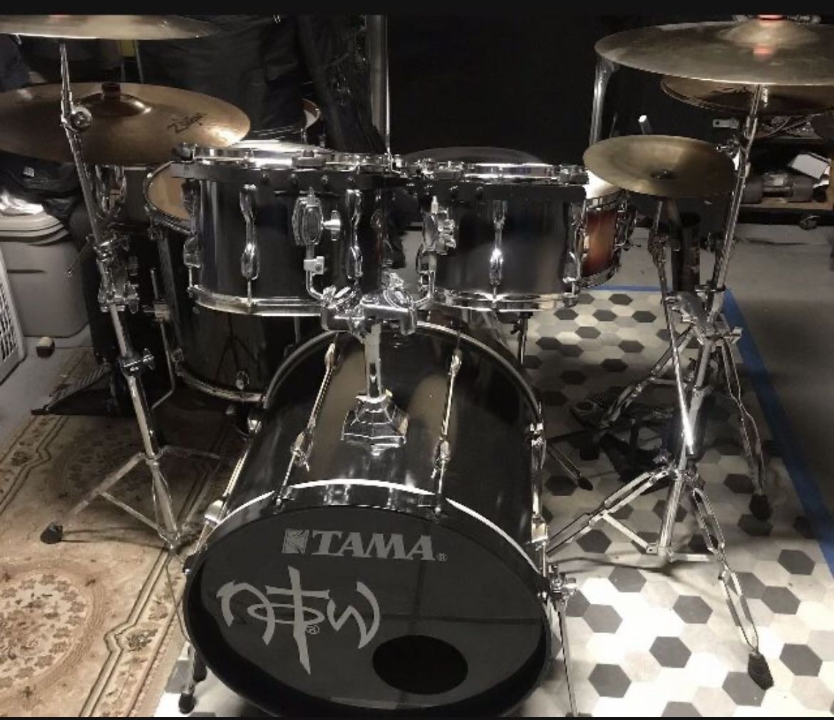 Tama Rockstar 5 Piece Drum Set ( Maple Snare). Read Full Description !!