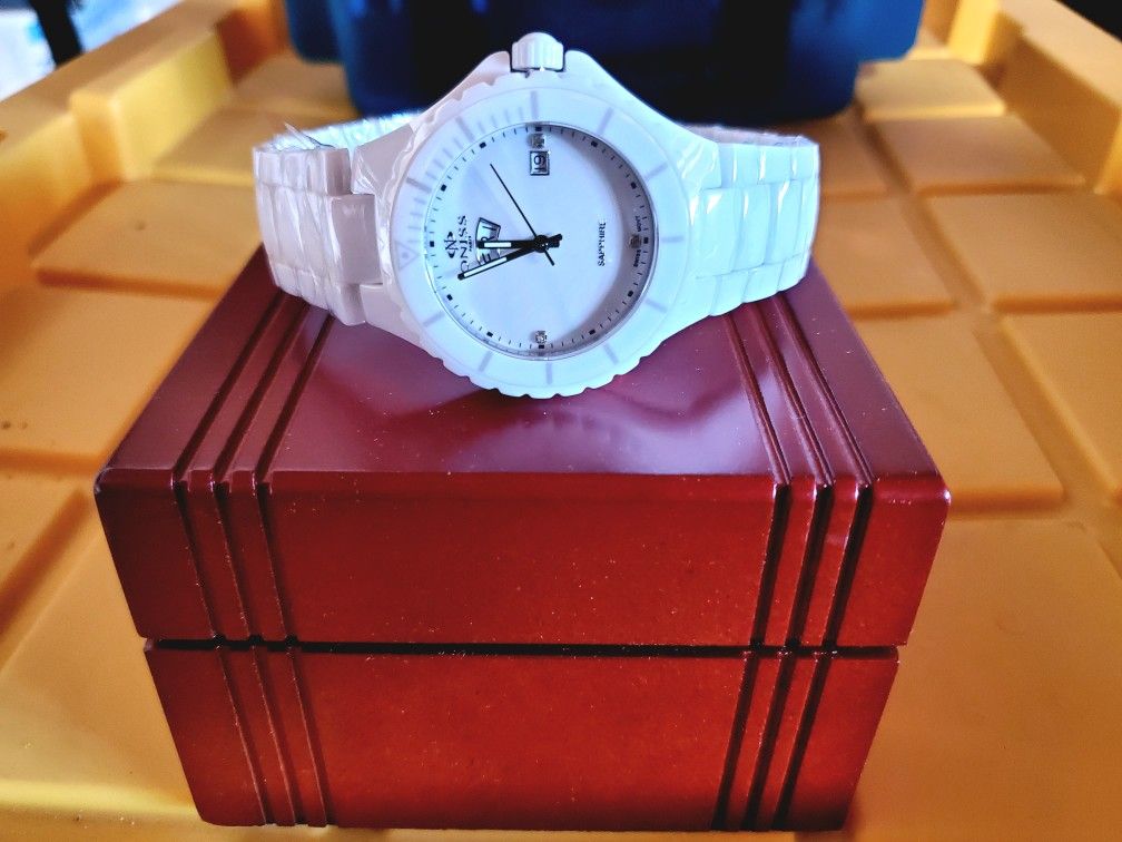 Oniss of Paris on8011-m White Ceramic Watch