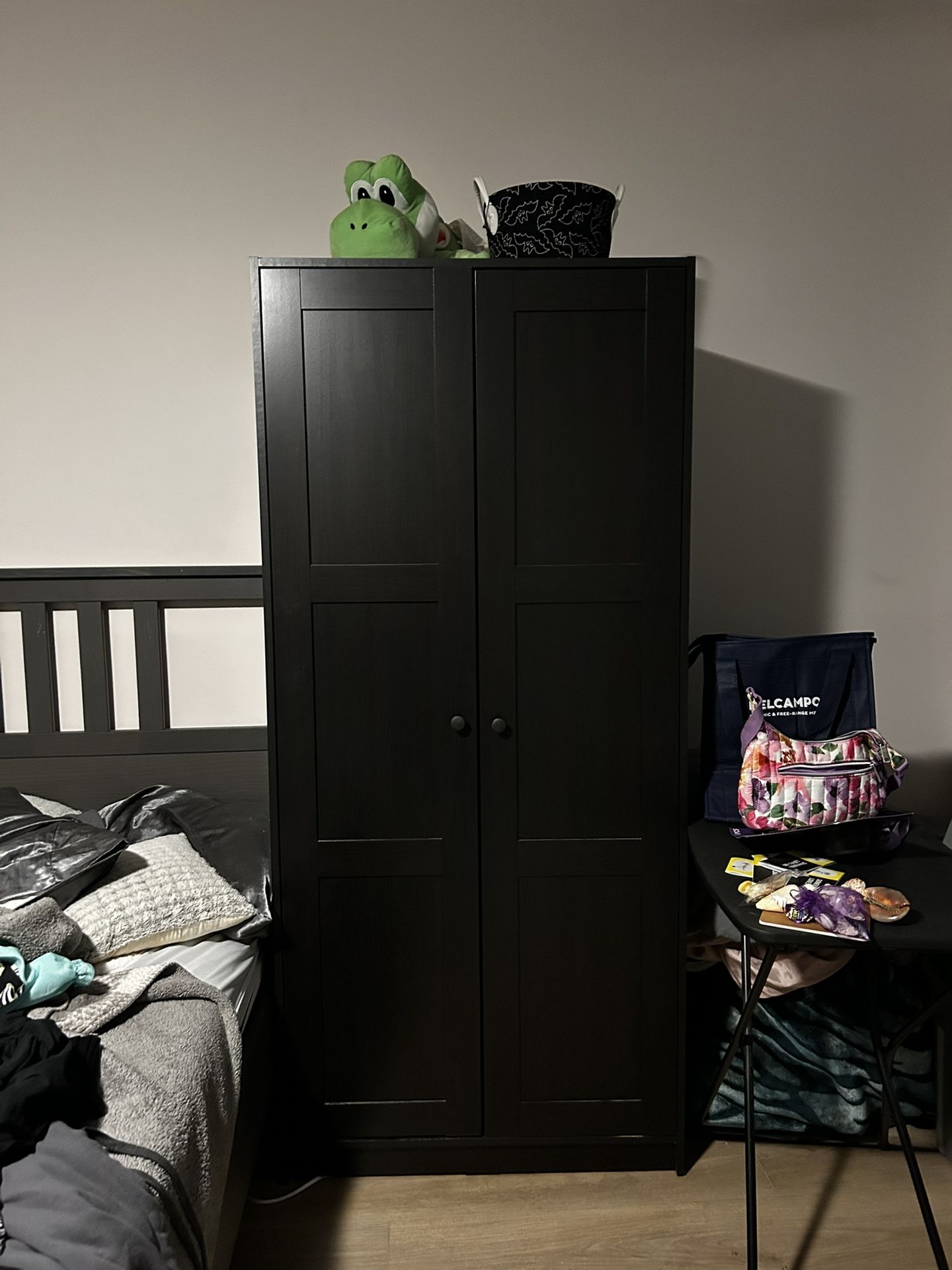 Armoire