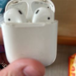 Apple AirPods 