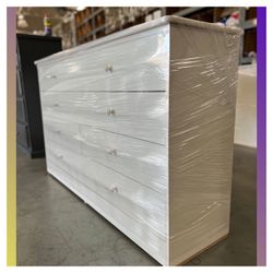 8 drawers dresser / Eight drawers dresser