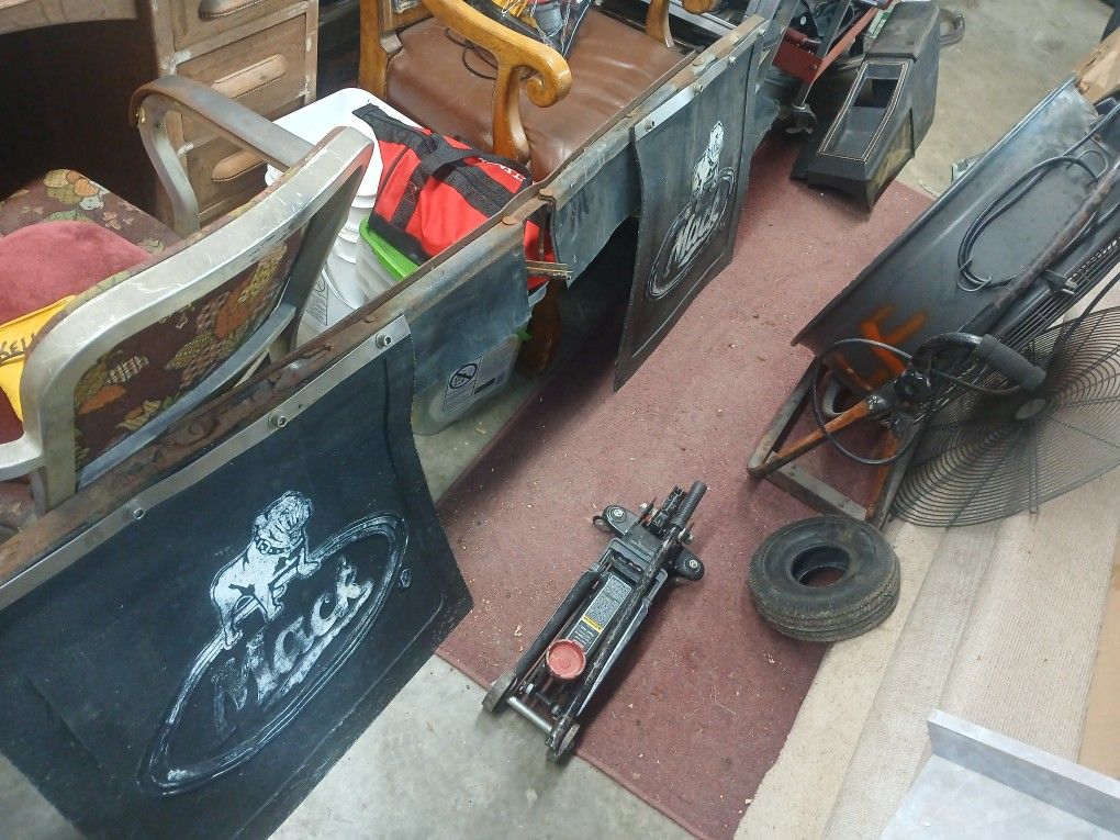 Truck.
Mud flaps