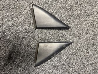 96-02 Toyota 4runner Door panel mirror trim corner