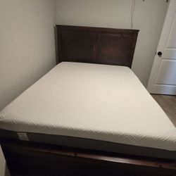 Queen Bed Frame With Baseboard And Mattress 