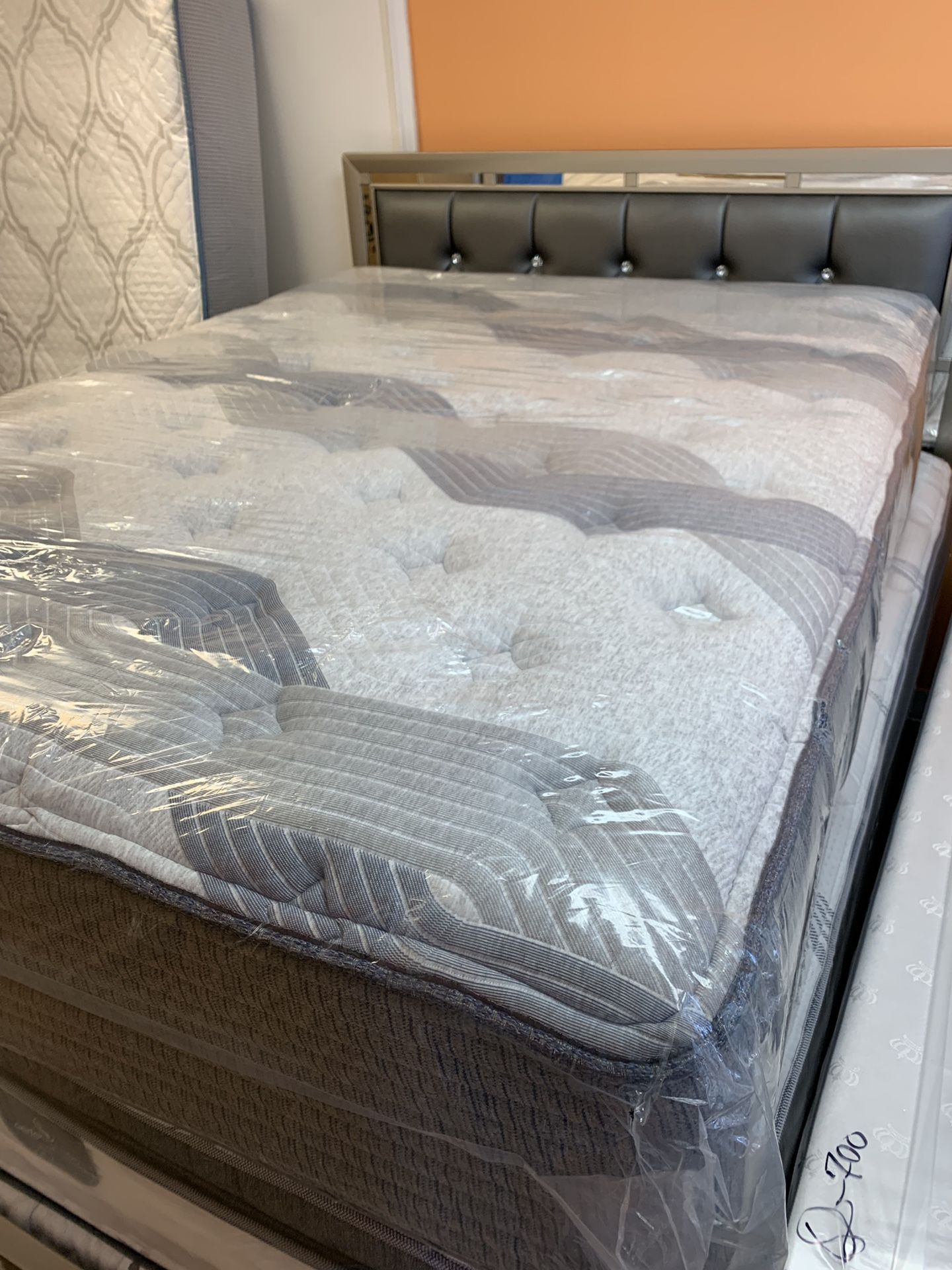 📣🎉❗️ SÚPER SALE TWIN SIZE $99 FULL SIZE $179 QUEEN SIZE STARTING $249 KING SIZE STARTING $440 ALL BRAND NEW ONLY IN DM MATTRESS FURNITURE 303 POCASSE