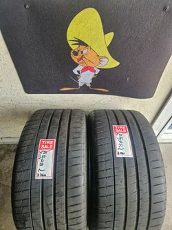 285/30/20 Michelin Tires (2)