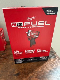 Milwaukee 3/8” Stubby Impact Wrench