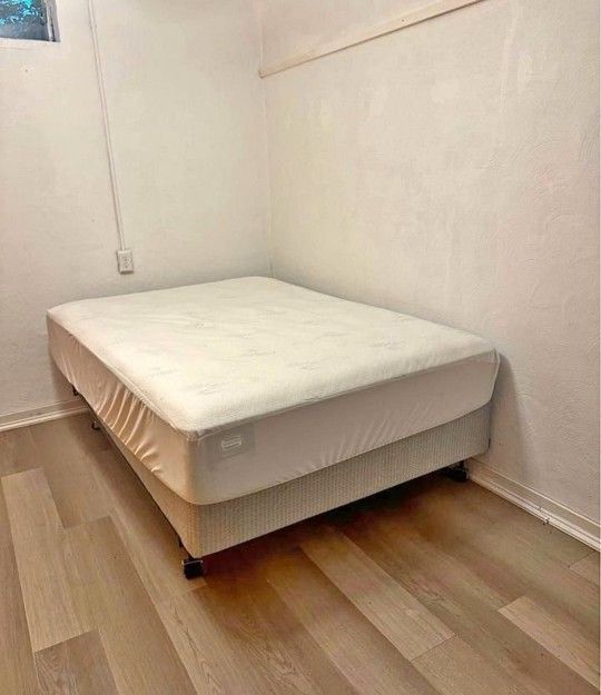 ππ Mattress For Sale All size mattresses available : >Single/Twin >Queen >King >Double.