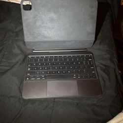 magic keyboard for 11inch m4 ipad and apple pencil pro